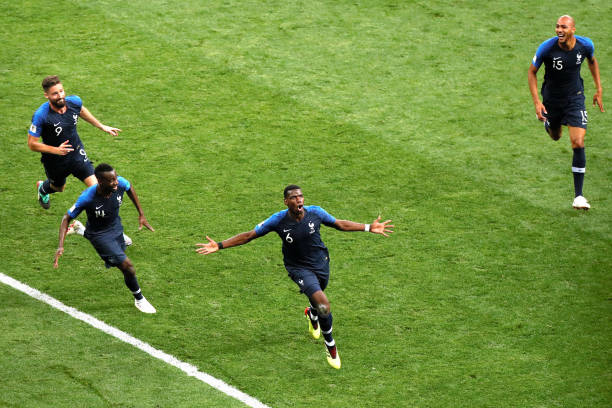 绯闻而备受 绯闻而备受